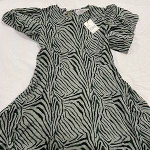 Rue M savanna nwt acacia